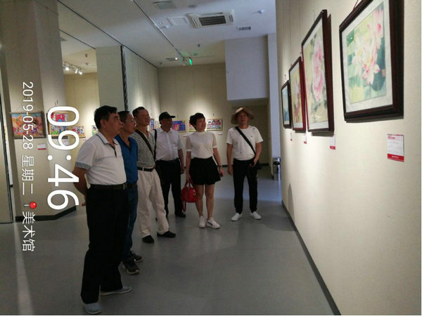 遗爱湖公园举办喜迎新中国成立70周年黄冈市少儿美术作品展